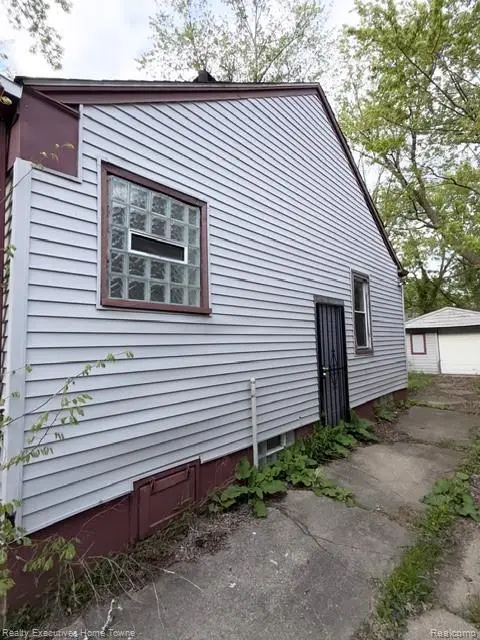 18282 Stout, Detroit, MI 48219 - #3