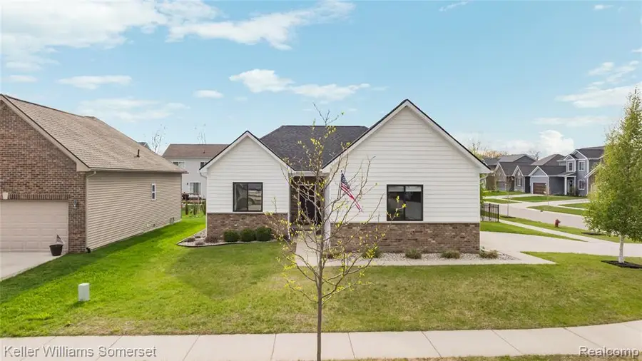 328 Hidden, Holly, MI 48442 - #2