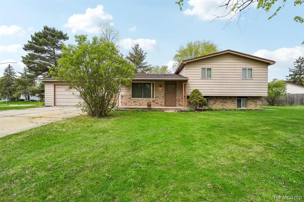 717 Murphy, Linden, MI 48451 - #1