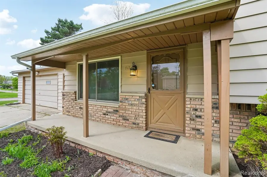 717 Murphy, Linden, MI 48451 - #3