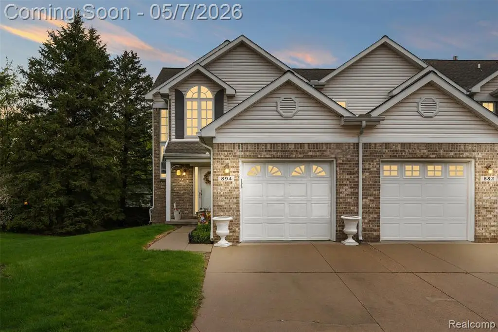 894 Natures Cove, Wixom, MI 48393 - #1