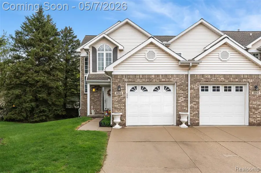 894 Natures Cove, Wixom, MI 48393 - #2