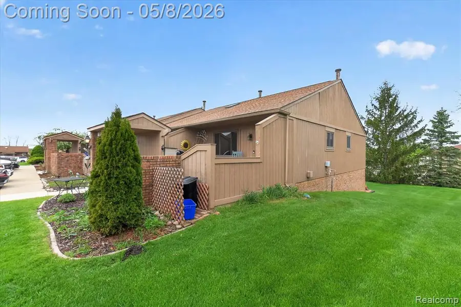 25381 Potomac #6, South Lyon, MI 48178 - #2