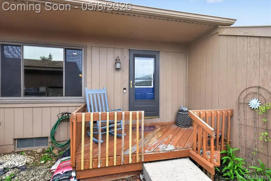 25381 Potomac #6, South Lyon, MI 48178 - #3
