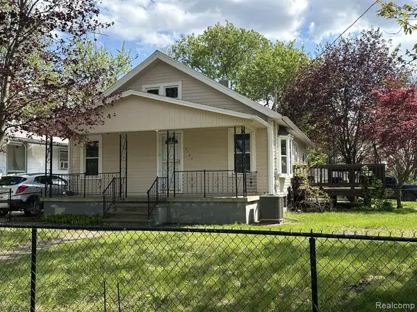 2184 E Schumacher, Burton, MI 48529