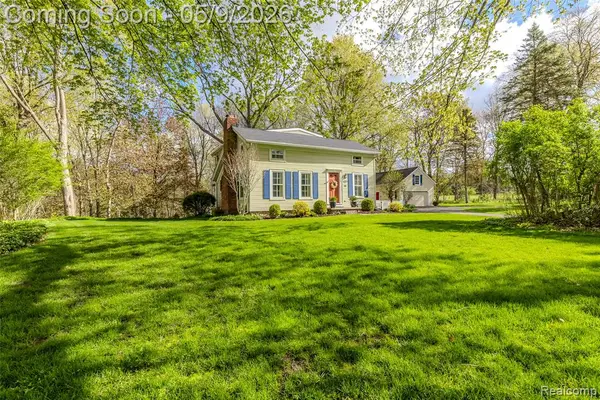 1081 E Tienken, Rochester, MI 48306