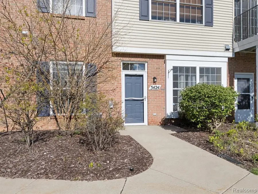 3424 Kneeland, Howell, MI 48843 - #2