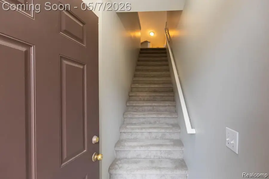1560 W Lakeview, Canton, MI 48187 - #2