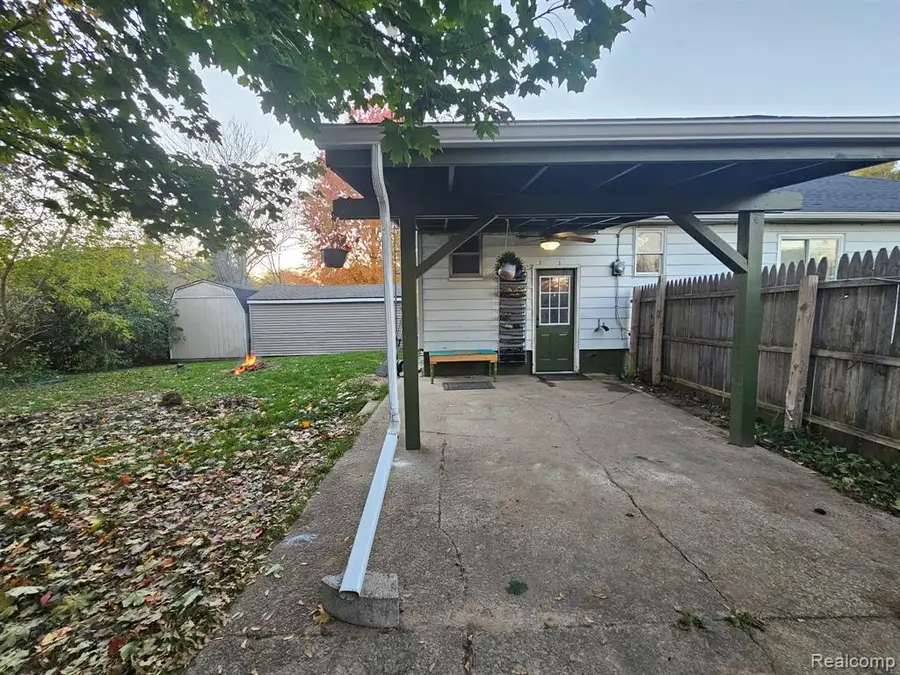 1097 W Buder, Flint, MI 48507 - #3