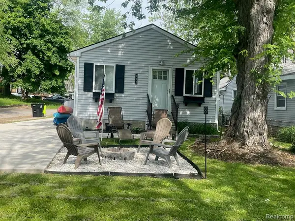 132 Maudlin, Novi, MI 48377