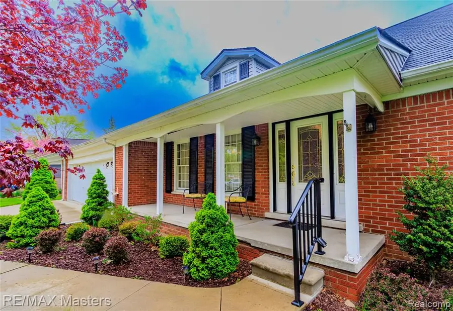 21879 Canterbury, Grosse Ile, MI 48138 - #2