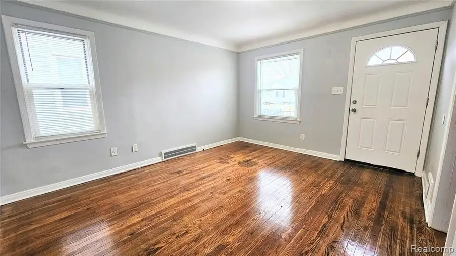 10001 Winthrop, Detroit, MI 48227 - #2