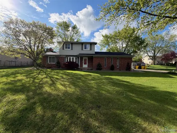 9739 Waterway, Grosse Ile, MI 48138