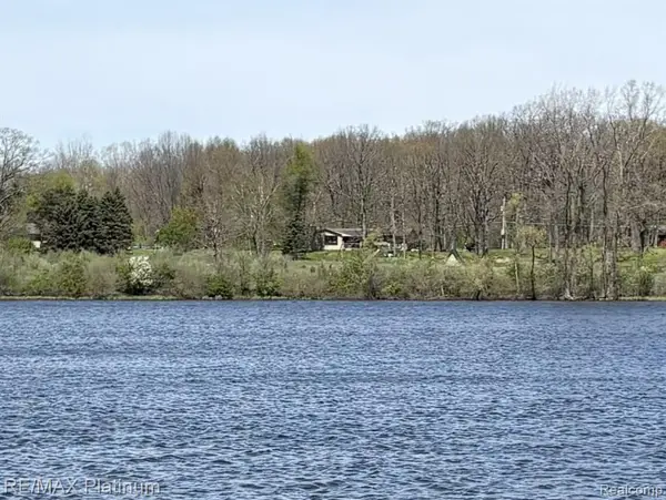 Transfer Parcel Oak Leaf Lane, Howell, MI 48855