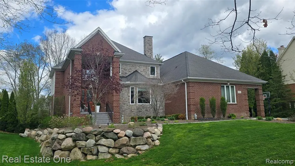 960 Hill Hollow, Milford, MI 48381 - #1