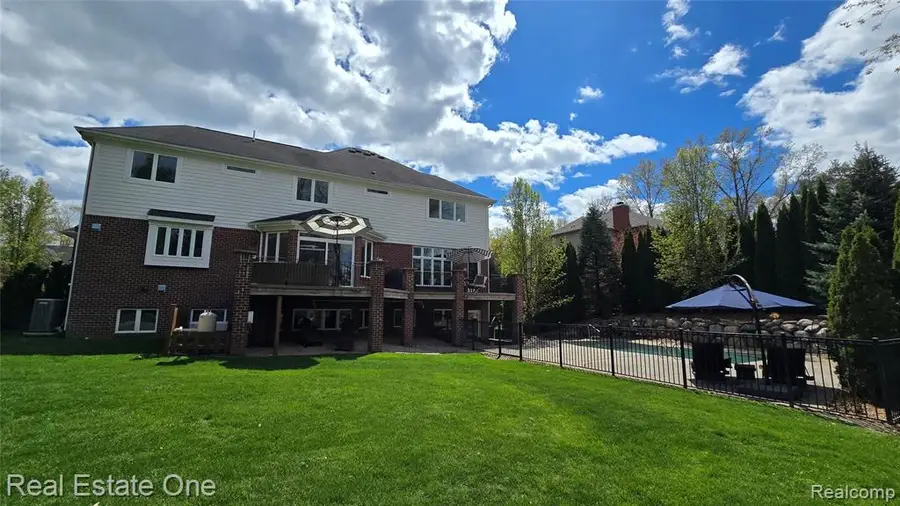 960 Hill Hollow, Milford, MI 48381 - #3