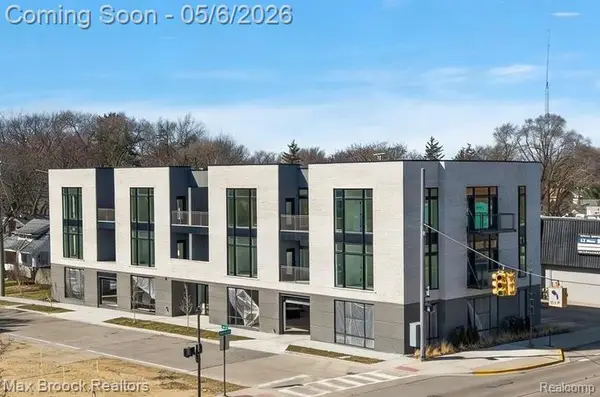 110 Austin #203, Royal Oak, MI 48067