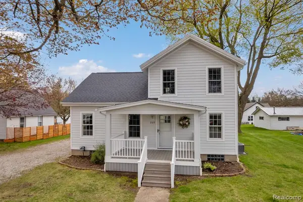 209 S Bristol, Almont, MI 48003