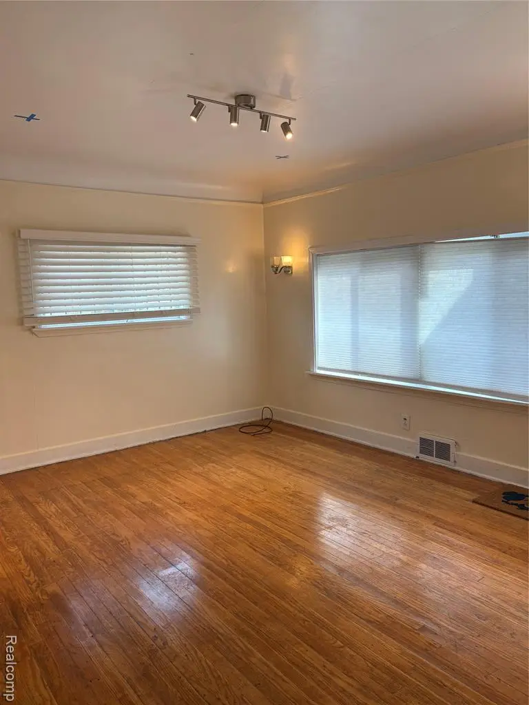 2832 Begole, Flint, MI 48504 - #2