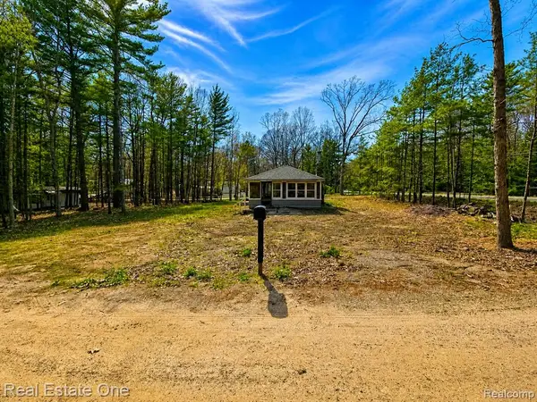 1961 N Beechwood, Mears, MI 49436