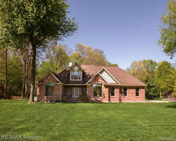27178 John, New Boston, MI 48164