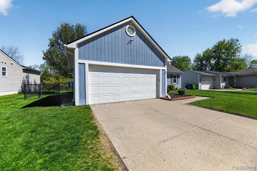 61350 Creekview, South Lyon, MI 48178 - #3