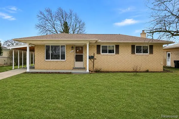 2938 Fox Hill, Sterling Heights, MI 48310