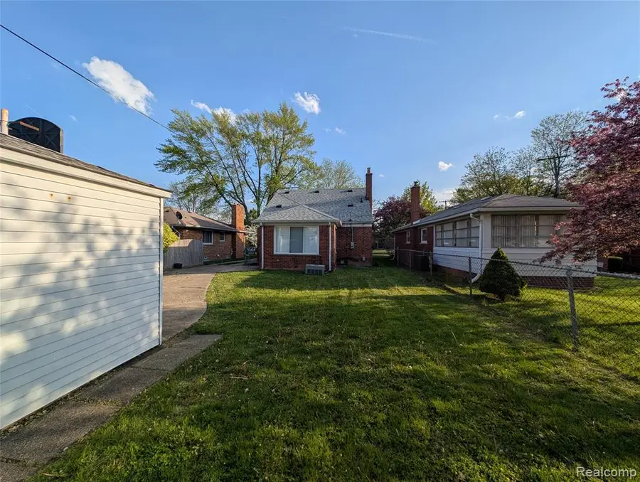 20211 Beaufait, Harper Woods, MI 48225 - #3