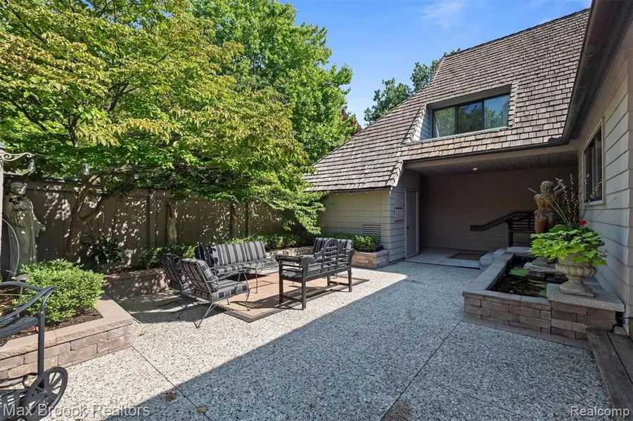 969 Bloomfield Woods, Bloomfield Hills, MI 48304 - #3