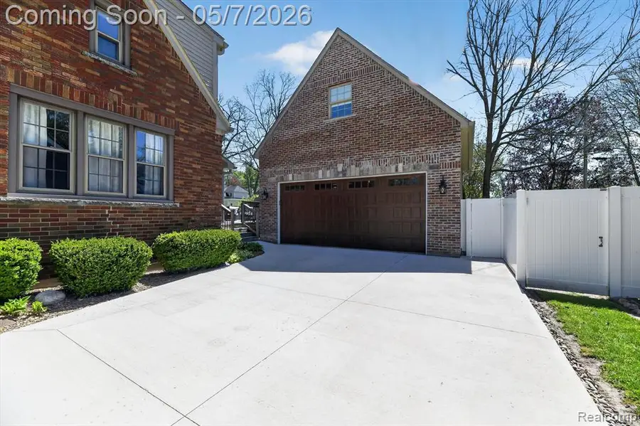 123 Riddle, Howell, MI 48843 - #2