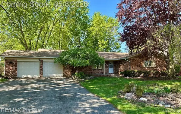 5248 Daniel, Brighton, MI 48114