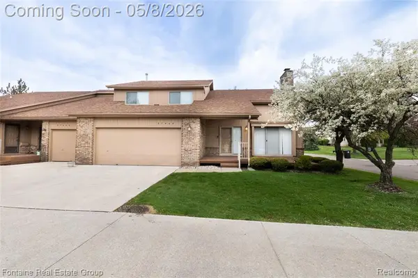 37468 N Laurel Park, Livonia, MI 48152
