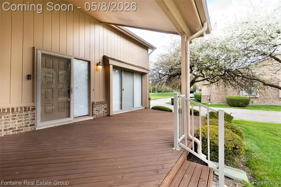 37468 N Laurel Park, Livonia, MI 48152 - #3
