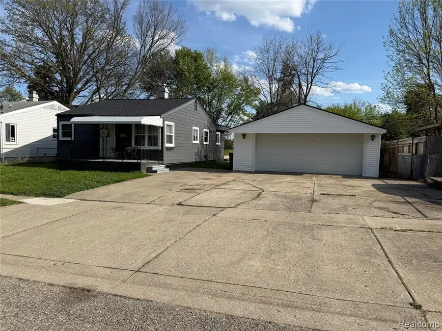 106 E Hopkins, Pontiac, MI 48340 - #2
