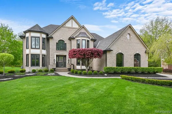 41779 Chesterfield, Novi, MI 48375
