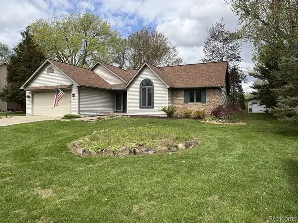 9038 Twin Oaks, Flushing, MI 48433