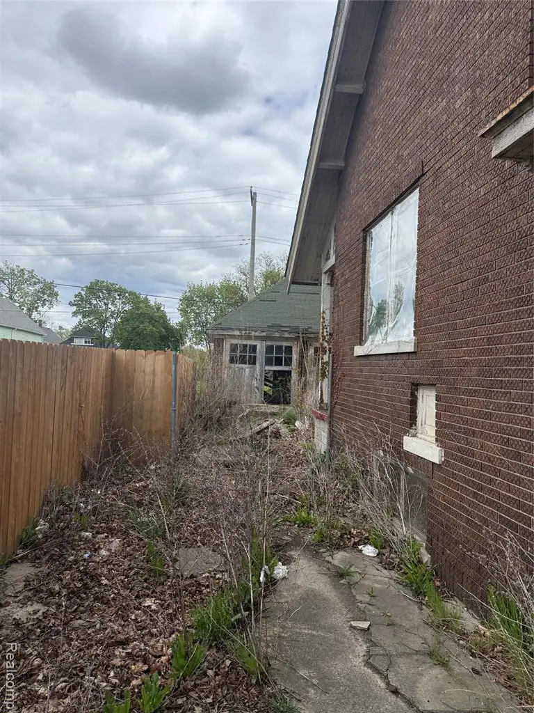 4420 Burns, Detroit, MI 48214 - #3