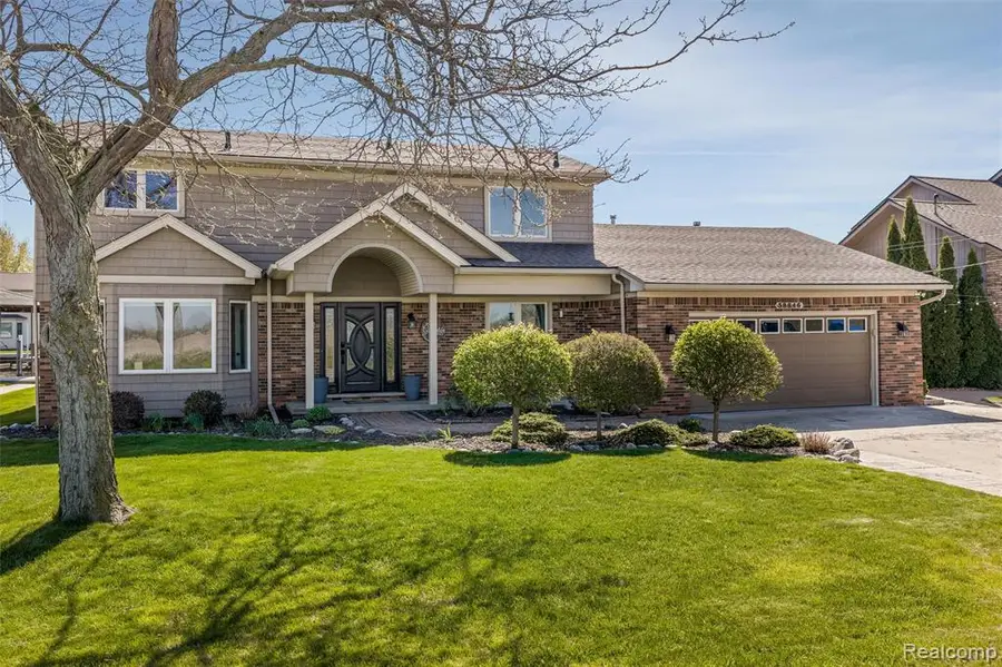 38846 Venetian, Harrison Township, MI 48045 - #2