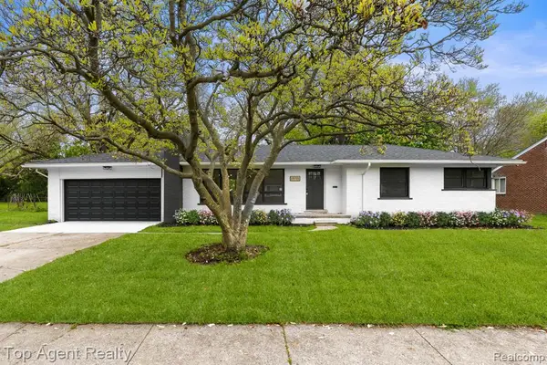 19771 Old Homestead, Harper Woods, MI 48225
