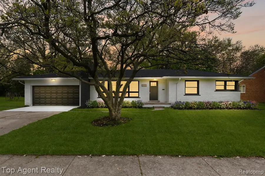 19771 Old Homestead, Harper Woods, MI 48225 - #2