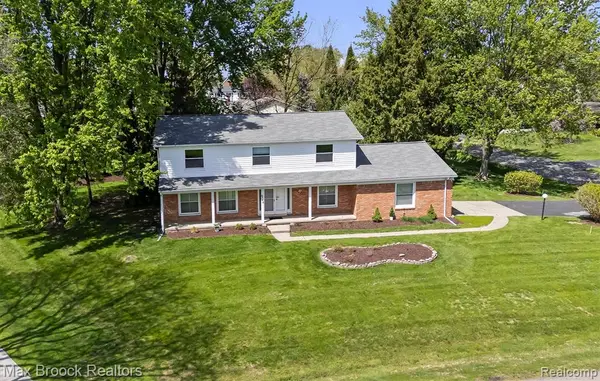 6540 Alderley, West Bloomfield, MI 48322