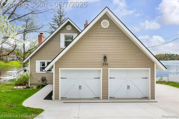 999 Lakeside, Brighton, MI 48116