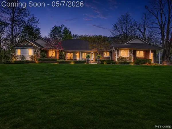 5300 Old Mill, Rochester, MI 48306
