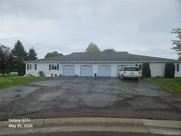 1137 Parkside #129, Grand Blanc, MI 48439