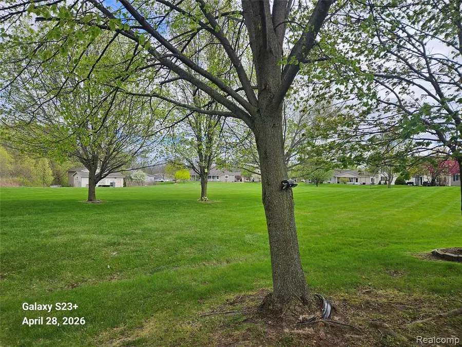 1137 Parkside #129, Grand Blanc, MI 48439 - #3