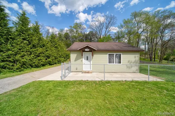4849 Wolf Lake, Grass Lake, MI 49240