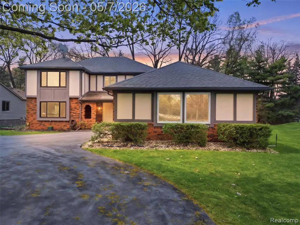 5800 Naneva, West Bloomfield, MI 48322 - #1