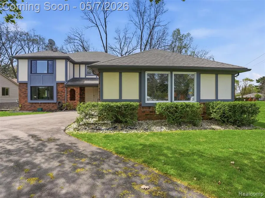 5800 Naneva, West Bloomfield, MI 48322 - #2