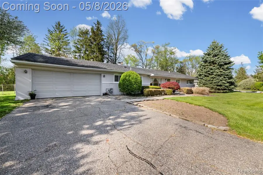 7396 Cornwall, West Bloomfield, MI 48322 - #3