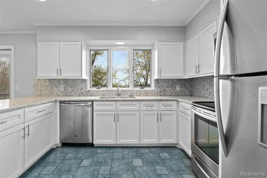 235 Indianwood, Lake Orion, MI 48362 - #3